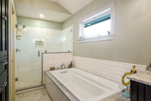 911 Saint Lukes Drive, Richardson, TX 75080