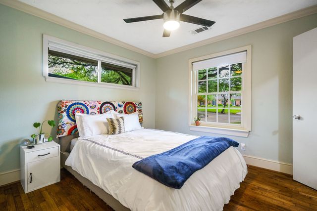911 Saint Lukes Drive, Richardson, TX 75080
