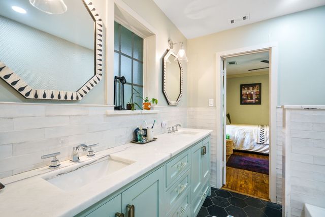 911 Saint Lukes Drive, Richardson, TX 75080