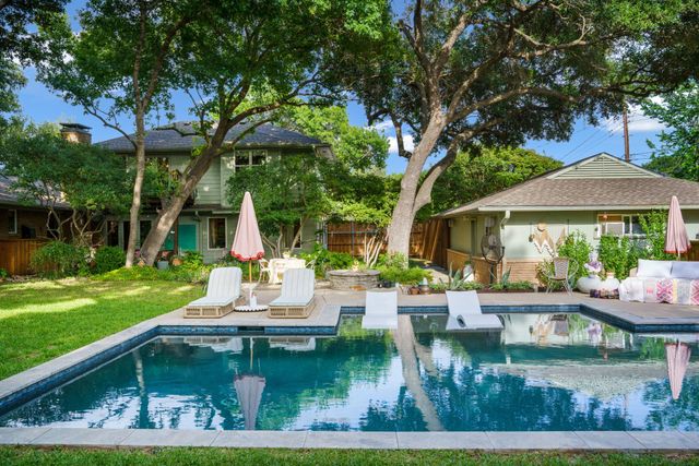 911 Saint Lukes Drive, Richardson, TX 75080