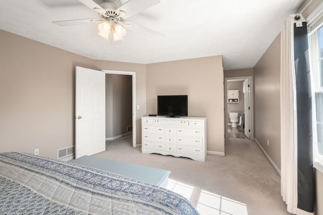 1 Lynne Cir, Plymouth, MA 02360