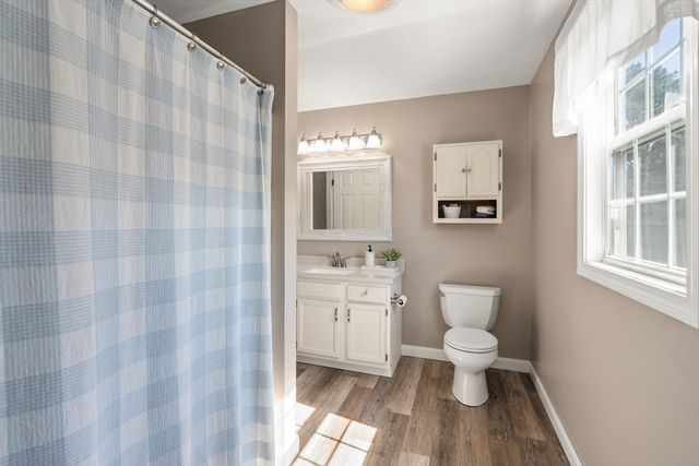 1 Lynne Cir, Plymouth, MA 02360