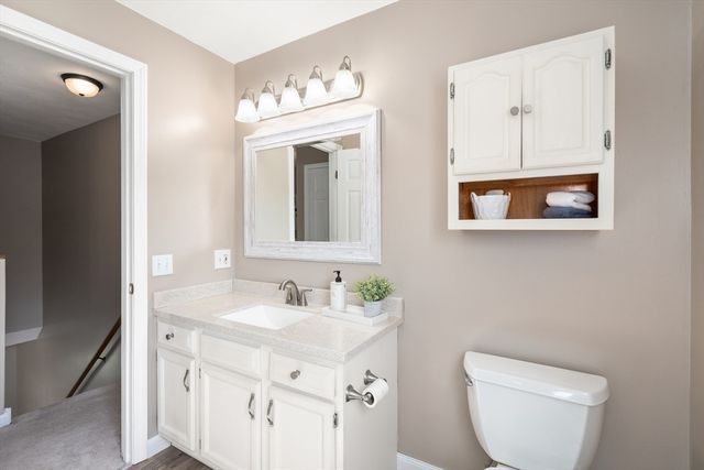 1 Lynne Cir, Plymouth, MA 02360