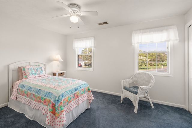 1 Lynne Cir, Plymouth, MA 02360