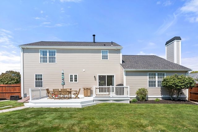 1 Lynne Cir, Plymouth, MA 02360