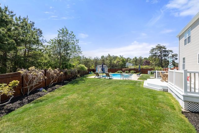 1 Lynne Cir, Plymouth, MA 02360