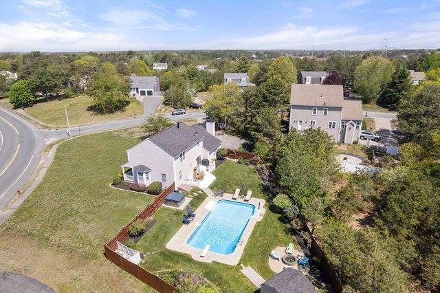 1 Lynne Cir, Plymouth, MA 02360