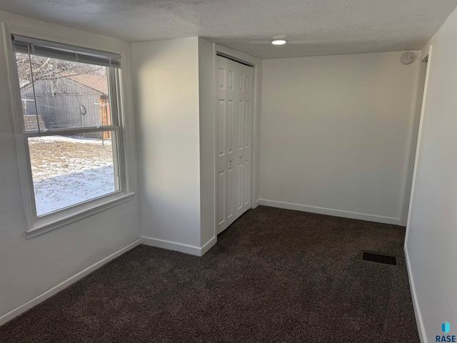 412 S Chicago Ave Avenue, Sioux Falls, SD 57103