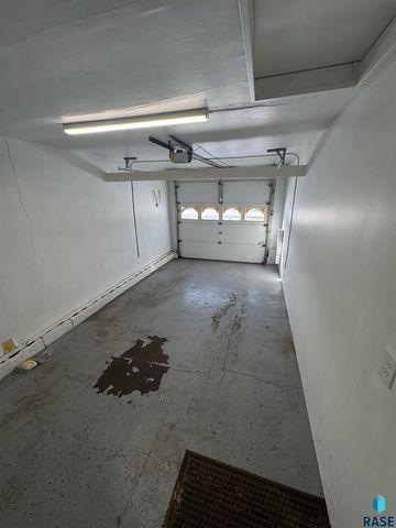 412 S Chicago Ave Avenue, Sioux Falls, SD 57103