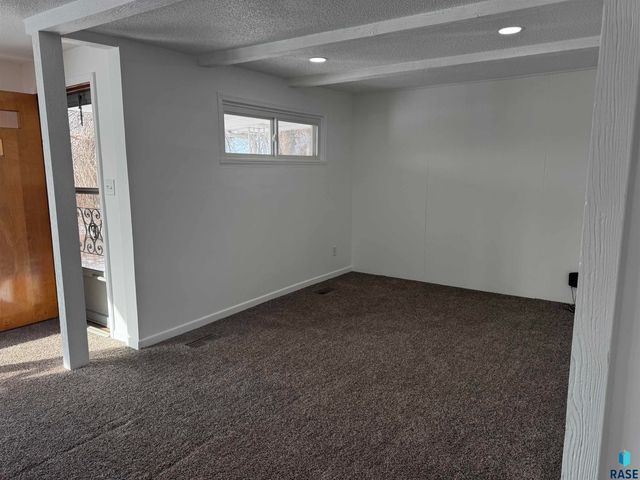 412 S Chicago Ave Avenue, Sioux Falls, SD 57103