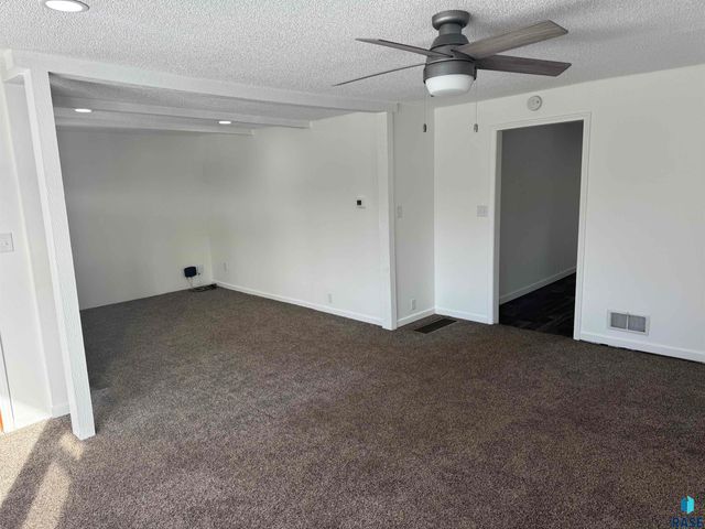 412 S Chicago Ave Avenue, Sioux Falls, SD 57103