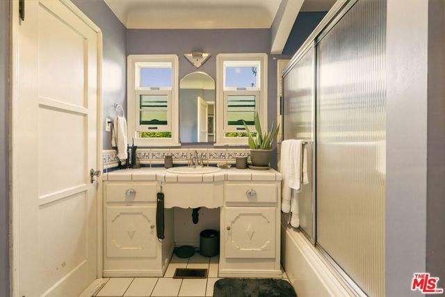 3916 Scandia Way, Los Angeles, CA 90065