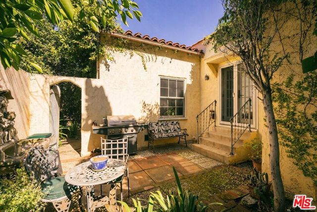 3916 Scandia Way, Los Angeles, CA 90065