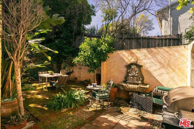 3916 Scandia Way, Los Angeles, CA 90065