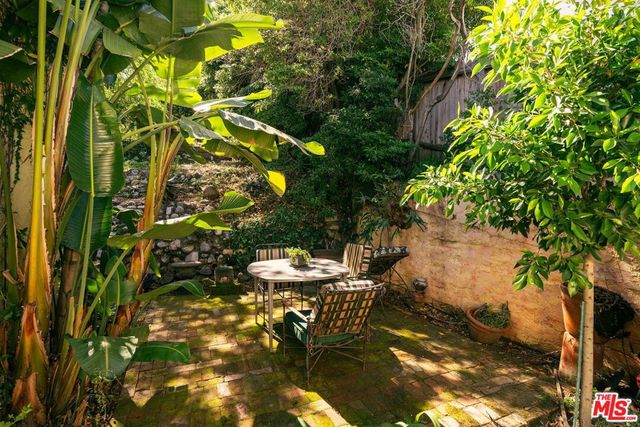 3916 Scandia Way, Los Angeles, CA 90065