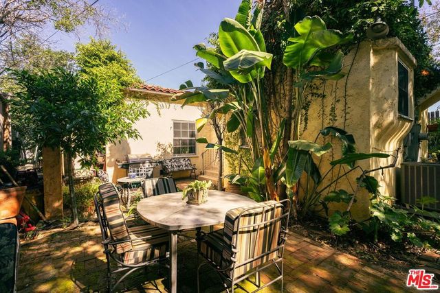 3916 Scandia Way, Los Angeles, CA 90065