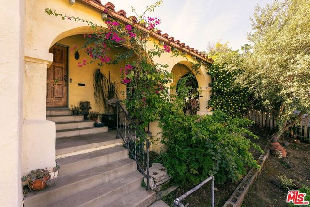 3916 Scandia Way, Los Angeles, CA 90065