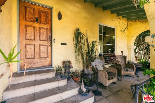 3916 Scandia Way, Los Angeles, CA 90065