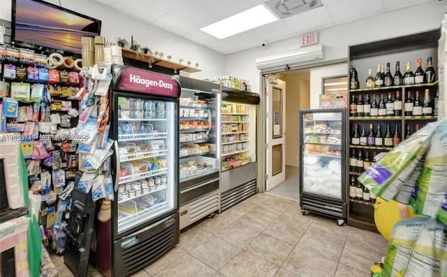 1900 N Bayshore Dr 3705, Miami, FL 33132