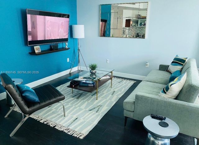 1900 N Bayshore Dr 3705, Miami, FL 33132