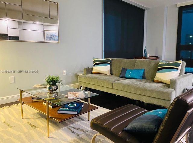 1900 N Bayshore Dr 3705, Miami, FL 33132