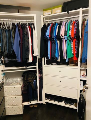 1900 N Bayshore Dr 3705, Miami, FL 33132