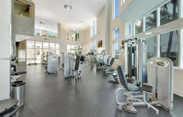 1900 N Bayshore Dr 3705, Miami, FL 33132