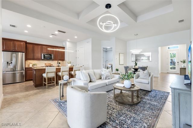 9103 Graphite CIR, Naples, FL 34120