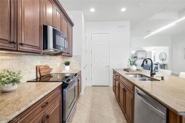 9103 Graphite CIR, Naples, FL 34120