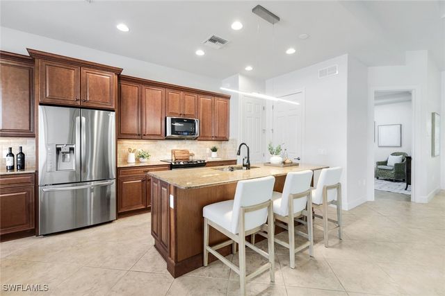 9103 Graphite CIR, Naples, FL 34120