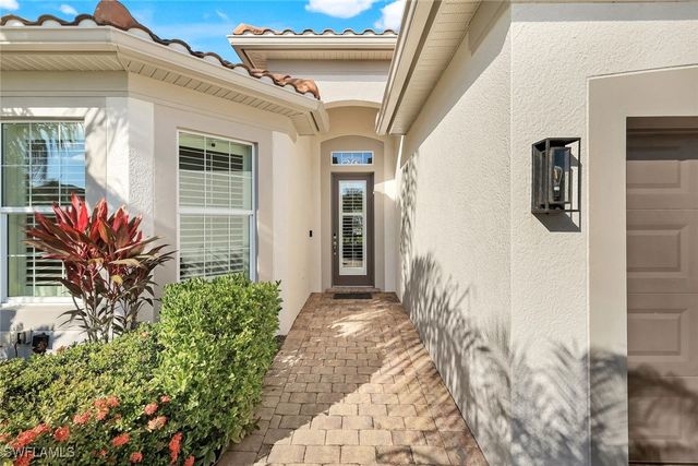 9103 Graphite CIR, Naples, FL 34120