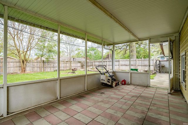 3311 Collegiate Court, Fort Wayne, IN 46805