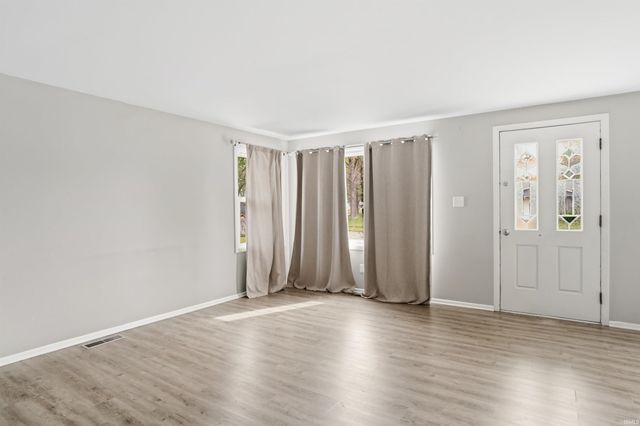 3311 Collegiate Court, Fort Wayne, IN 46805