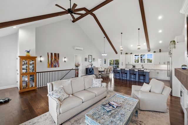 76 Woodspoint Drive, Lancaster, KY 40444