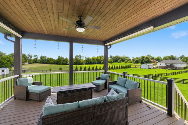 76 Woodspoint Drive, Lancaster, KY 40444