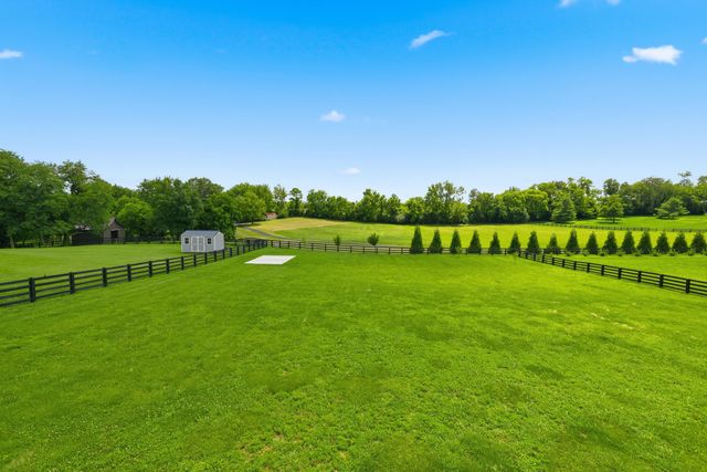 76 Woodspoint Drive, Lancaster, KY 40444