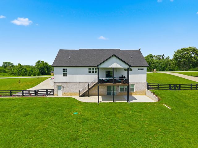 76 Woodspoint Drive, Lancaster, KY 40444