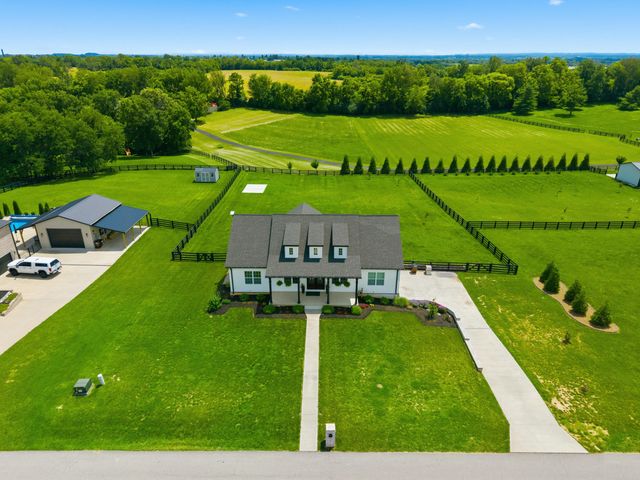 76 Woodspoint Drive, Lancaster, KY 40444