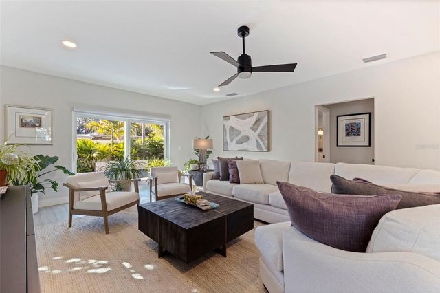 5322 NEWTON AVENUE S, Gulfport, FL 33707