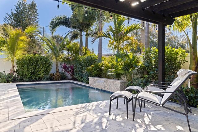 5322 NEWTON AVENUE S, Gulfport, FL 33707