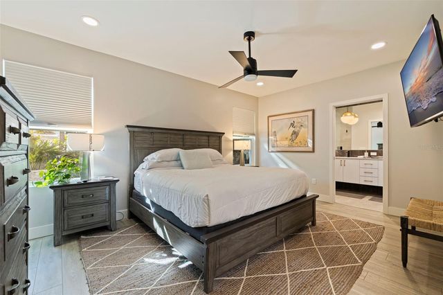 5322 NEWTON AVENUE S, Gulfport, FL 33707