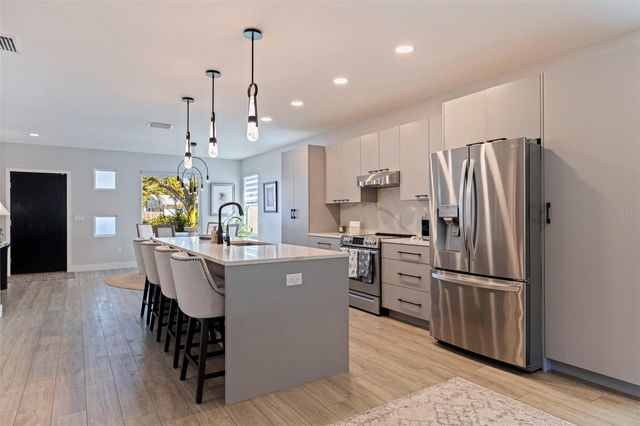 5322 NEWTON AVENUE S, Gulfport, FL 33707