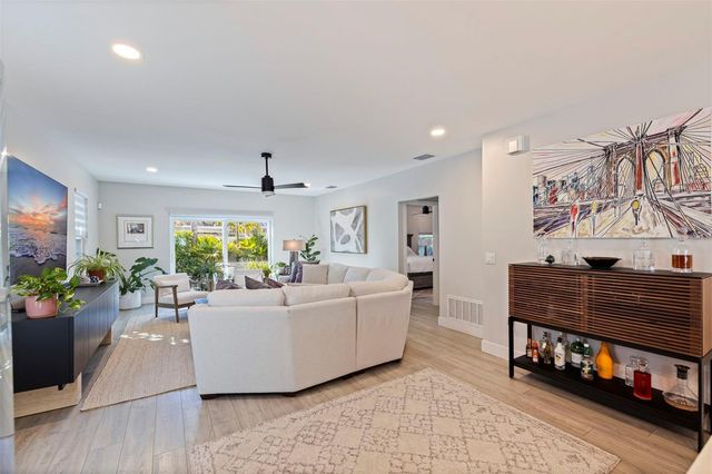 5322 NEWTON AVENUE S, Gulfport, FL 33707