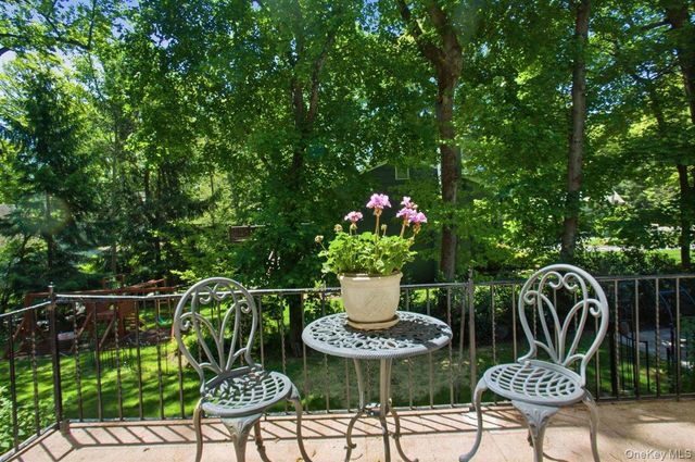 1 Aviemore Drive, New Rochelle, NY 10804