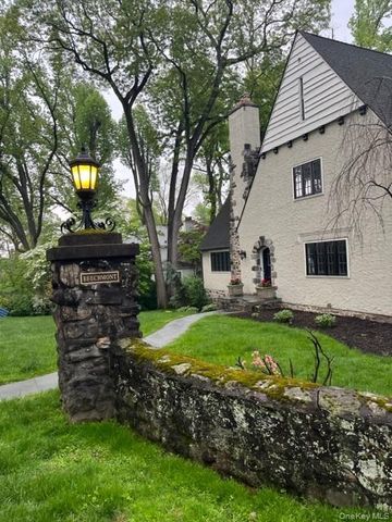 1 Aviemore Drive, New Rochelle, NY 10804