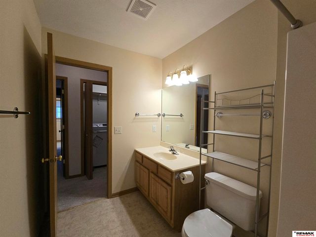 7433 S 16th Street, Lincoln, NE 68512
