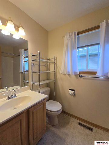 7433 S 16th Street, Lincoln, NE 68512