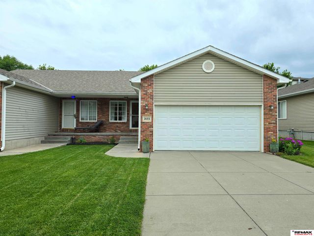 7433 S 16th Street, Lincoln, NE 68512