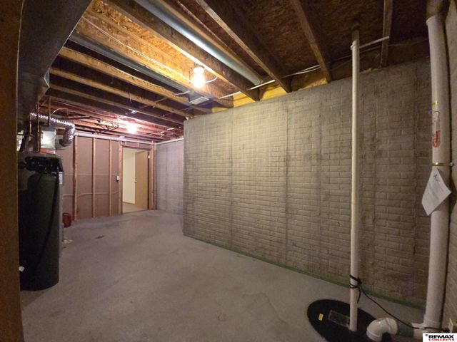 7433 S 16th Street, Lincoln, NE 68512