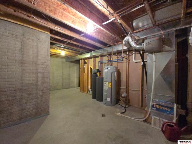 7433 S 16th Street, Lincoln, NE 68512